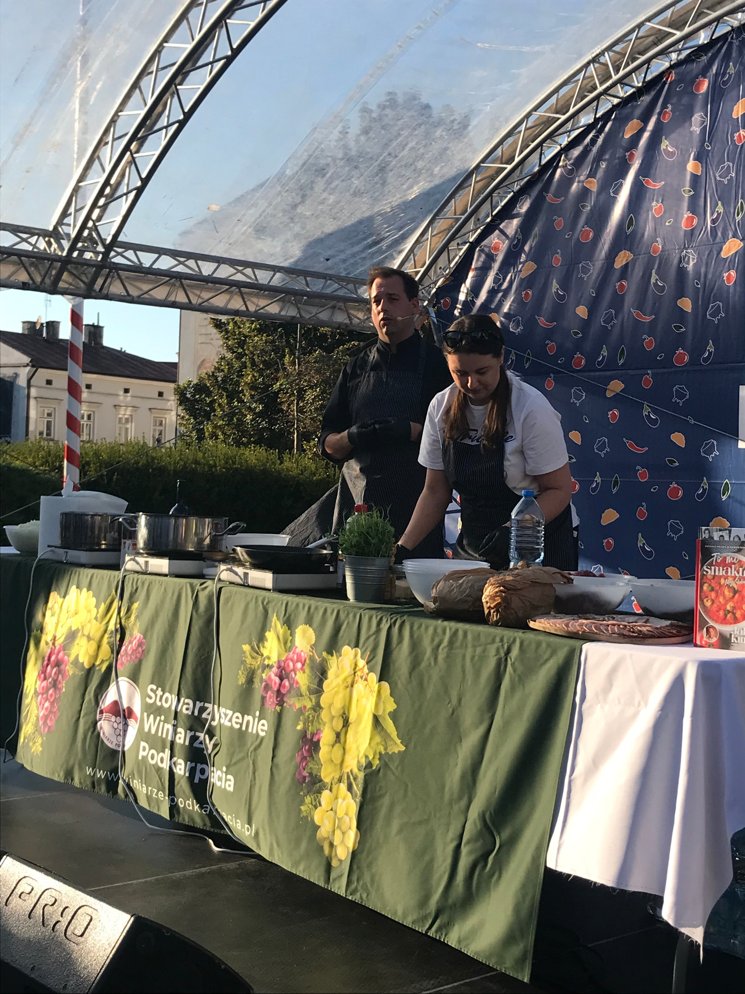 Smaki Karpat i Polskie Wina – Jakub Kuroń podczas gotowania